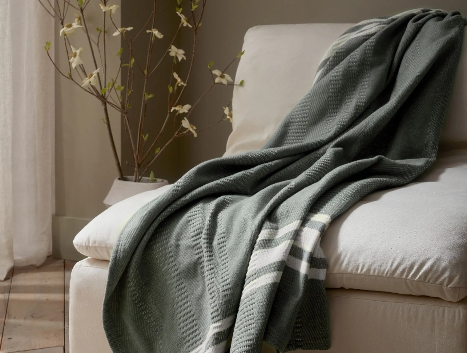 Fashion Coyuchi Cirrus Supersoft Organic Cotton Throw