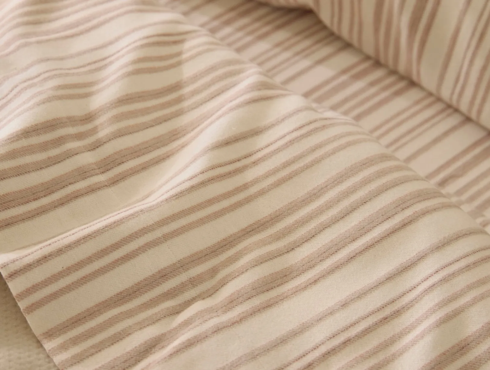 Clearance Coyuchi Cloud Brushed™ Organic Flannel Sheet Set