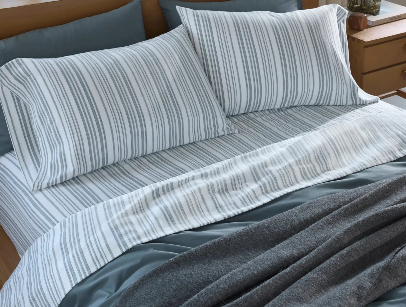 Clearance Coyuchi Cloud Brushed™ Organic Flannel Sheet Set