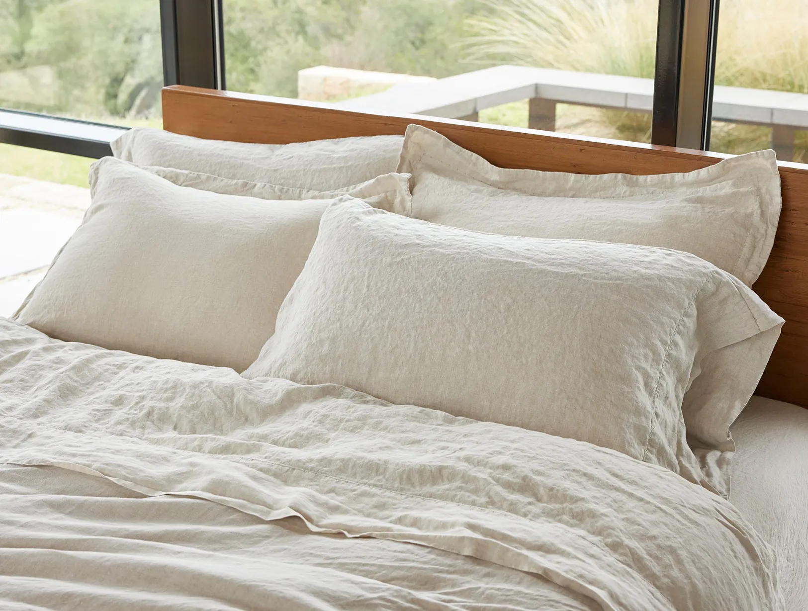 Hot Coyuchi Organic Relaxed Linen Sheet Set